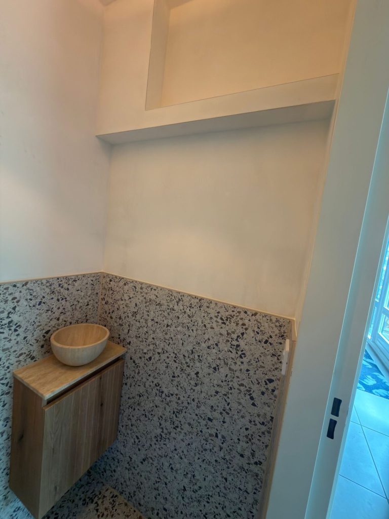 Van badkamer naar rustpunt in huis 1